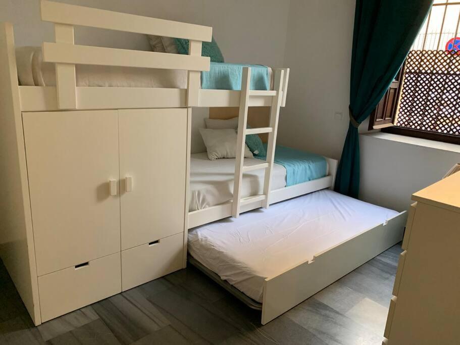 Beautiful Silent Apartment Private Parking Sevilha Exterior foto