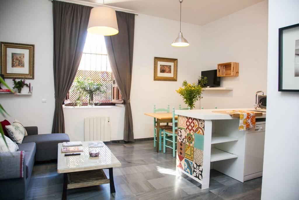 Beautiful Silent Apartment Private Parking Sevilha Exterior foto